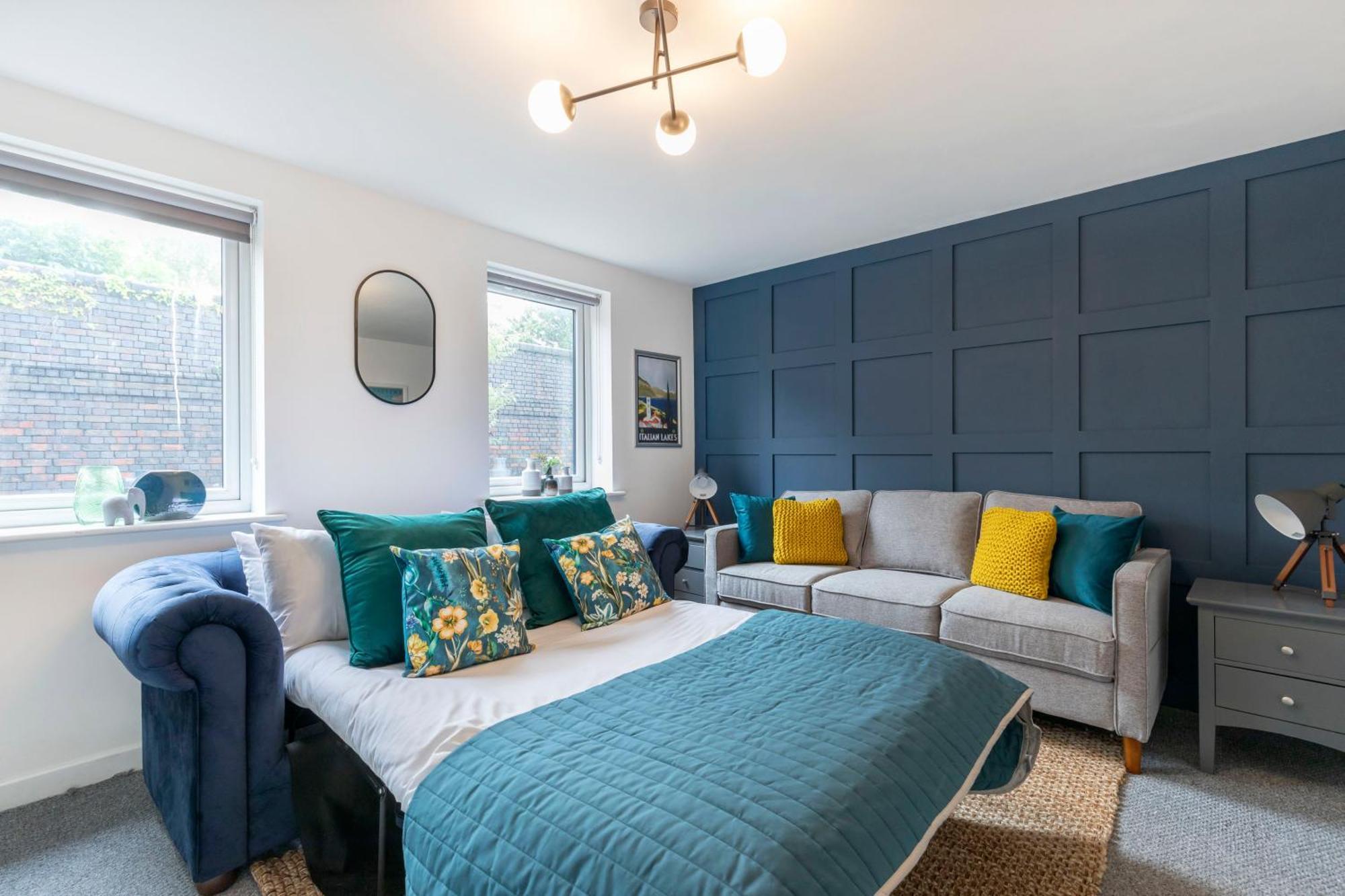 Modern Four Bedroom Four Bathroom Home Cheltenham Exterior foto